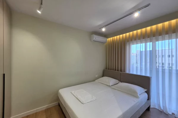 Shtepi ne shitje Apartament ne Tirane, 1+1, Mobilimi E mobiluar, Pagesa 187,000  Euro.