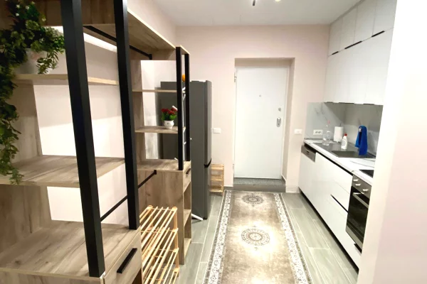 ME QERA: 1+1 📍Rruga e Elbasanit - Prane Liceut Artistik || 65,000 Leke/Muaj - K.1 - Sp.70m² - E Pa Banuar 100% e re - Shume prane Faciliteteve