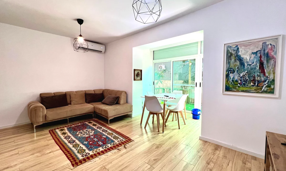 Shtepi me qera Apartament ne Tirane, 2+1, Mobilimi E mobiluar, Pagesa 70,000  Leke.