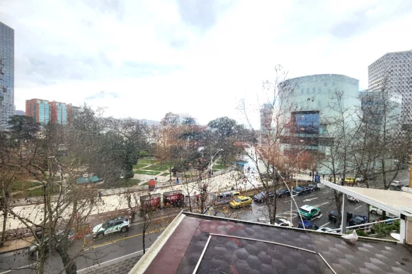 Shtepi me qera Apartament ne Tirane, 2+1, Mobilimi E mobiluar, Pagesa 1,000  Euro.