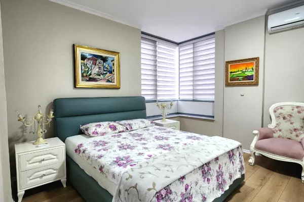 Shtepi me qera Apartament ne Tirane, 2+1, Mobilimi E mobiluar, Pagesa 1,000  Euro.
