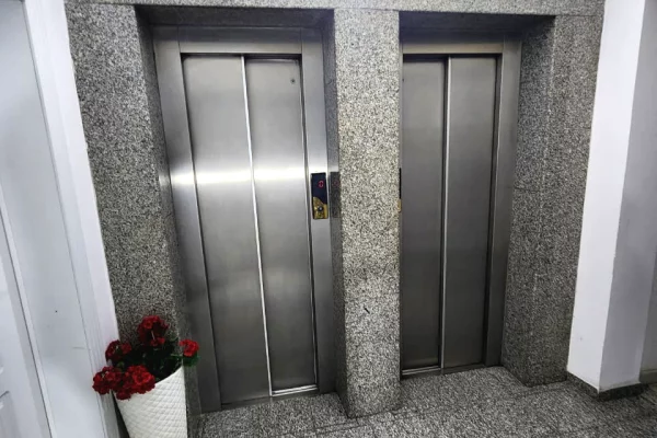 Shtepi me qera Apartament ne Tirane, 2+1, Mobilimi E mobiluar, Pagesa 1,000  Euro.