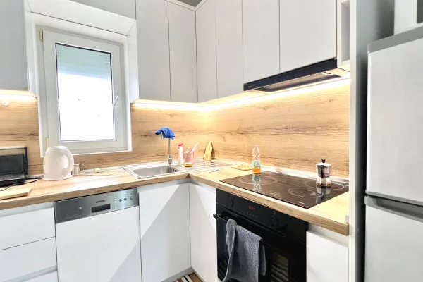 Shtepi me qera Apartament ne Tirane, 2+1, Mobilimi E mobiluar, Pagesa 70,000  Leke.