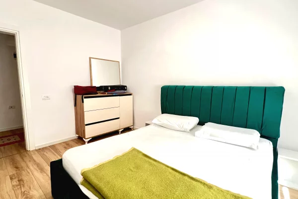 Shtepi me qera Apartament ne Tirane, 2+1, Mobilimi E mobiluar, Pagesa 70,000  Leke.