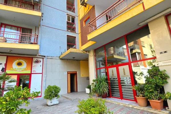 Casa in vendita Appartamento a Tirana, 3+1, Ambiente Arredato, Pagamento 240,000  Euro.
