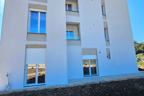Appartamento in vendita a Tirana 1+1, Vuoto