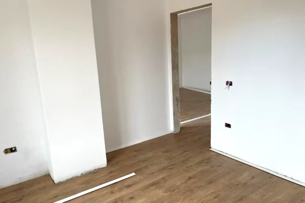 Appartamento in vendita a Tirana 1+1, Vuoto