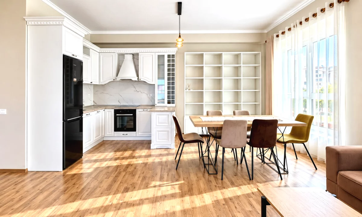 Shtepi ne shitje Apartament ne Tirane, 2+1, Mobilimi E mobiluar, Pagesa 180,000  Euro.