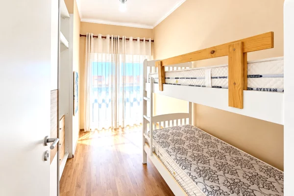 Shtepi ne shitje Apartament ne Tirane, 2+1, Mobilimi E mobiluar, Pagesa 180,000  Euro.