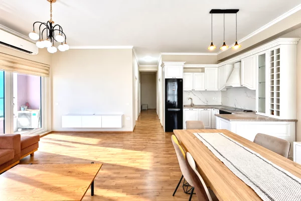 Shtepi ne shitje Apartament ne Tirane, 2+1, Mobilimi E mobiluar, Pagesa 180,000  Euro.