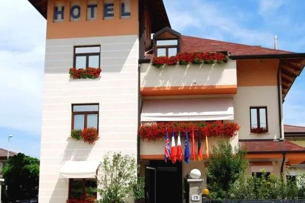 Job Offers in Himara, Profession SANITARE , No Experience, Payment 1,150  Euro.