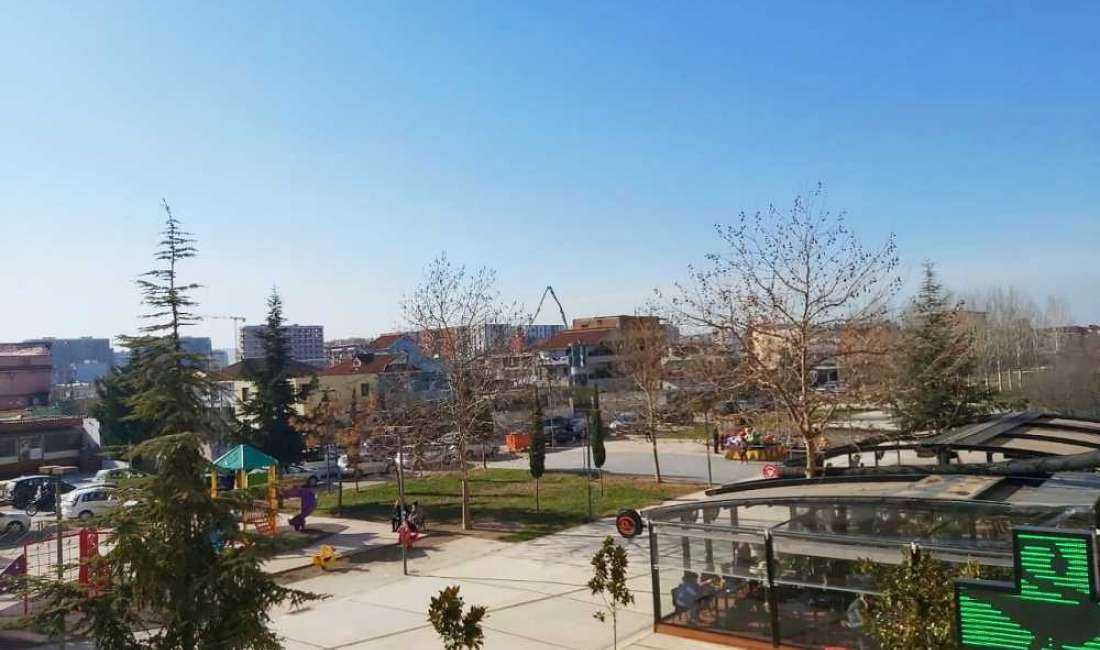 SUPER Lokal Ne Vendodhje Strategjike - Hapesire (365m2) - Tek Parku F. AVIACIONIT (Fasade 15.9m)