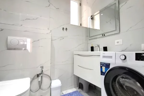 Shtepi ne shitje Apartament ne Tirane, 2+1, Mobilimi E mobiluar, Pagesa 250,000  Euro.