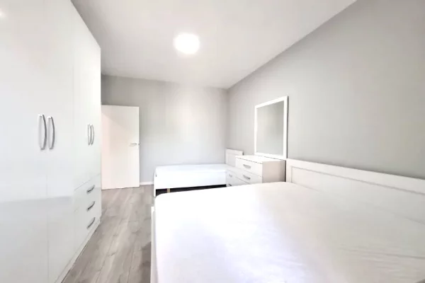 Shtepi ne shitje Apartament ne Tirane, 2+1, Mobilimi E mobiluar, Pagesa 250,000  Euro.