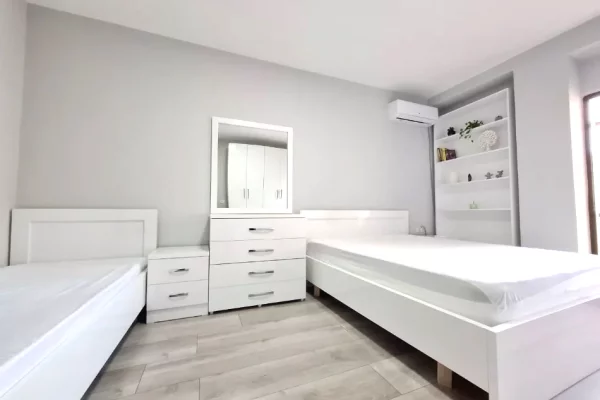 Shtepi ne shitje Apartament ne Tirane, 2+1, Mobilimi E mobiluar, Pagesa 250,000  Euro.
