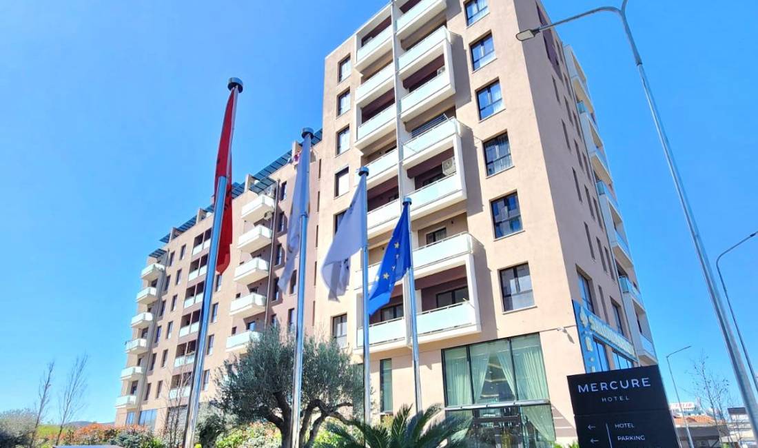 OFERTE (1450Euro/m2): Amb **Open Space 320.7m2 ( te Casa Italia - Dogana | Buze Autostrade) 100% i Ri -