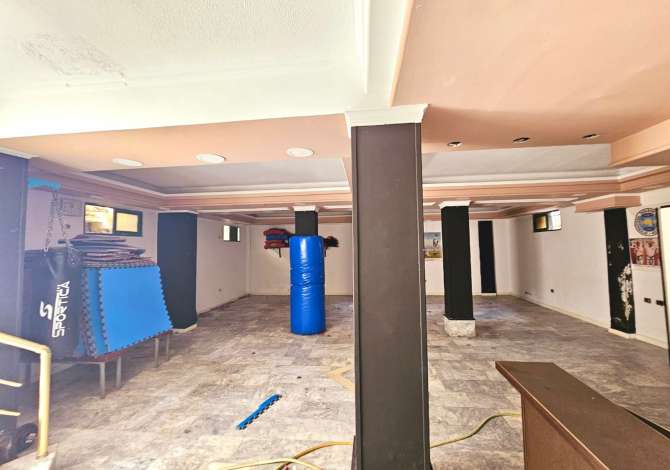 Shitet: Ambient Open Space(770 Euro/m) ne Rruge Kryesore 📍 MINE PEZA - Rr. Haxhi Hysen Dalliu  OKAZION 📌 KTHIM INVESTIMI: 10 VITE