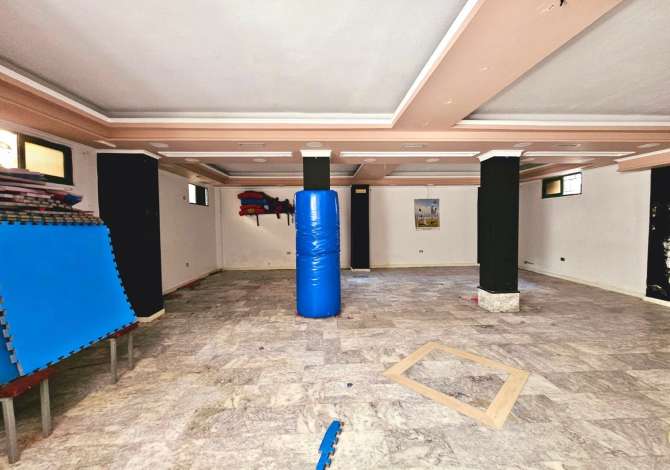 Shitet: Ambient Open Space(770 Euro/m) ne Rruge Kryesore 📍 MINE PEZA - Rr. Haxhi Hysen Dalliu  OKAZION 📌 KTHIM INVESTIMI: 10 VITE