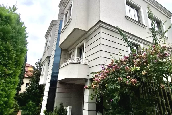 Luxury villas for rent in Tirana 3+1, Furnished