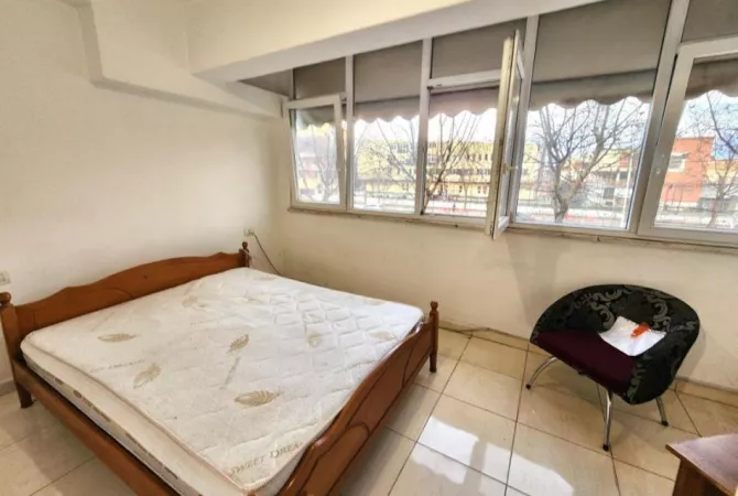 Shtepi ne shitje Apartament ne Tirane, 1+1, Mobilimi Bosh, pa mobiluar, Pagesa 79,000  Euro.