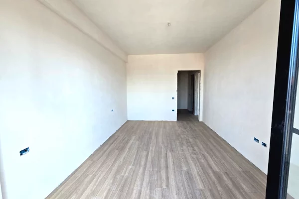 Shtepi ne shitje Apartament ne Tirane, 1+1, Mobilimi Bosh, pa mobiluar, Pagesa 107,730  Euro.