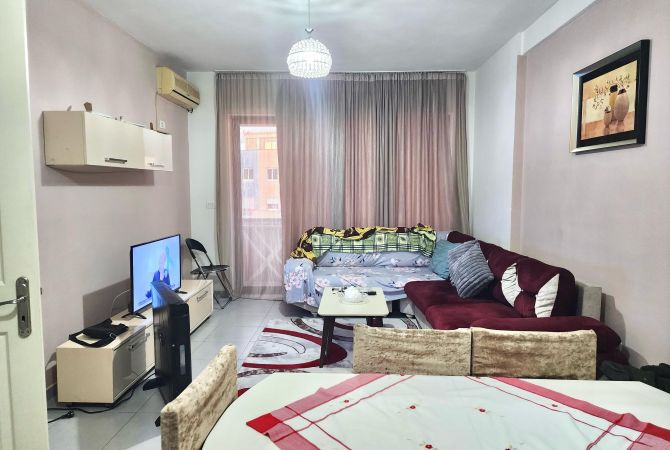 Shtepi ne shitje Apartament ne Tirane, 1+1, Mobilimi Bosh, pa mobiluar, Pagesa 194,400  Euro.