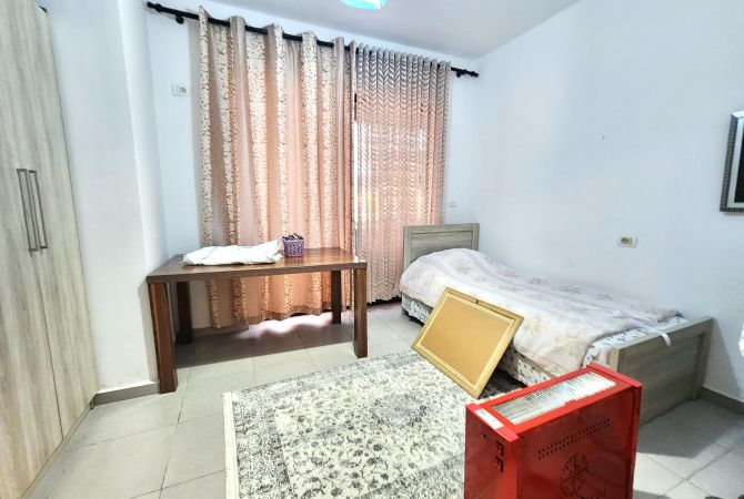 Shtepi ne shitje Apartament ne Tirane, 1+1, Mobilimi Bosh, pa mobiluar, Pagesa 194,400  Euro.