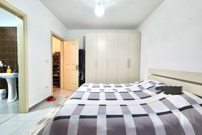 Shtepi ne shitje Apartament ne Tirane, 1+1, Mobilimi Bosh, pa mobiluar, Pagesa 194,400  Euro.