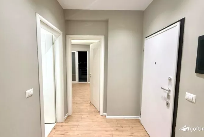 Shtepi ne shitje Penthose(kati i fundit panoramik) ne Vlore, 2+1, Mobilimi Bosh, pa mobiluar, Pagesa 187,000  Euro.