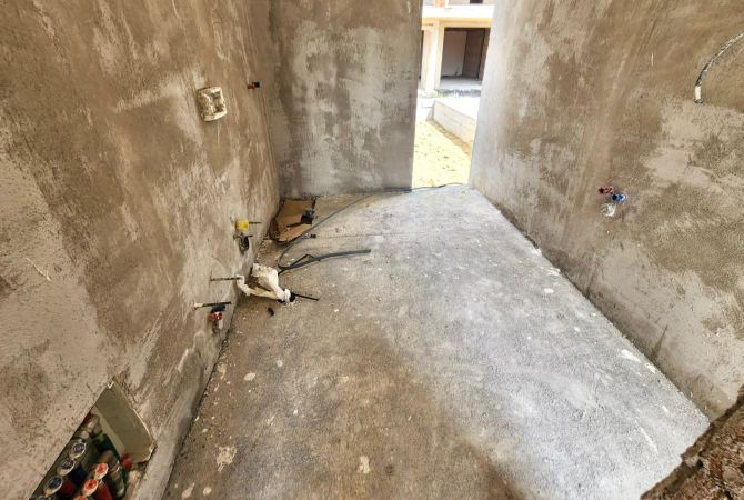 Luxury villas for sale in Tirana 4+1, Emty