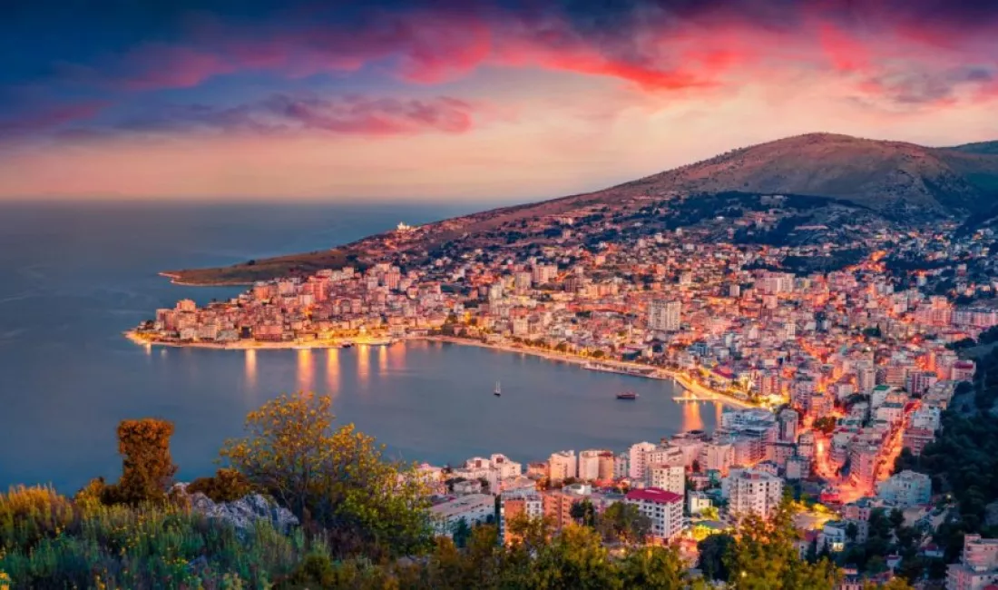 Shtepi ne shitje Apartament ne Sarande, 2+1, Mobilimi E mobiluar, Pagesa 250,000  Euro.