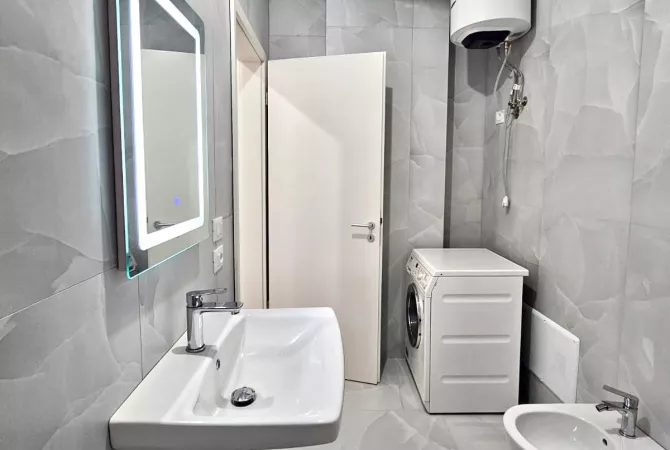 Shtepi me qera Apartament ne Tirane, 1+1, Mobilimi E mobiluar, Pagesa 1,280  Euro.