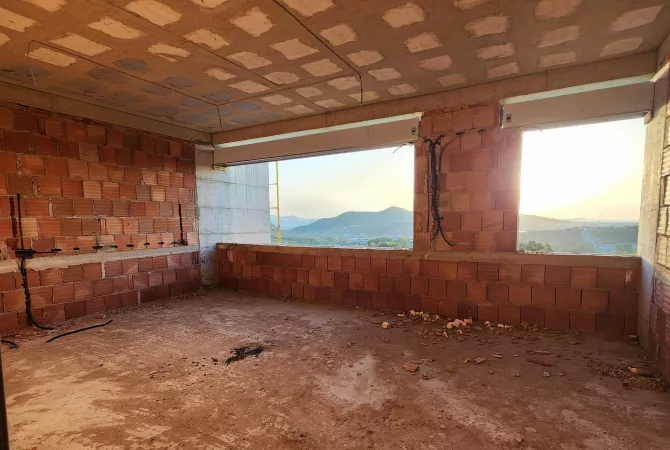 Shtepi ne shitje Vila Luksoze ne Tirane, 3+1, Mobilimi Bosh, pa mobiluar, Pagesa 538,000  Euro.