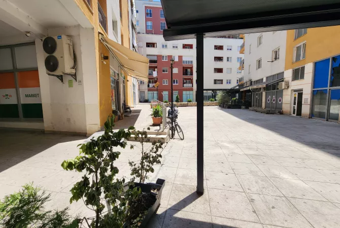 - SHITET:  DYQAN/LOKAL Ultra Investuar 62 m2 ( Xhamllik -📍 Kompleksi Kolombo ( Ndare ne 2 kate) 165,000Euro