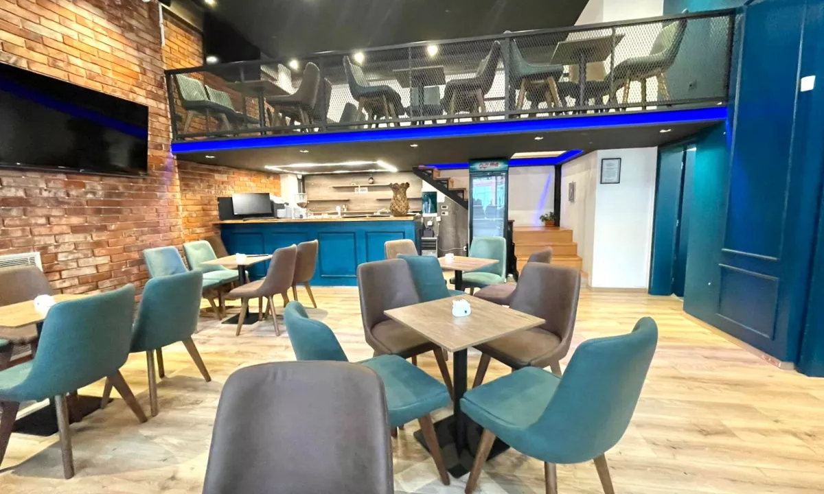 - SHITET:  DYQAN/LOKAL Ultra Investuar 62 m2 ( Xhamllik -📍 Kompleksi Kolombo ( Ndare ne 2 kate) 165,000Euro