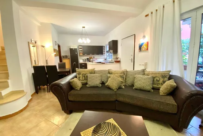 Shtepi me qera Apartament ne Tirane, 3+1, Mobilimi E mobiluar, Pagesa 1,000  Euro.