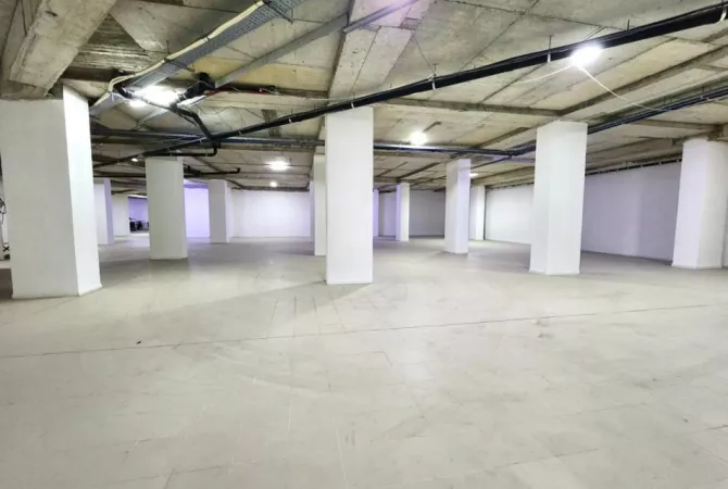 Business Property for Rent 1+1 in Tirana - 9,000 Euro