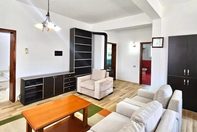 Shtepi ne shitje Shtepi Private ne Tirane, 3+1, Mobilimi E mobiluar, Pagesa 185,000  Euro.