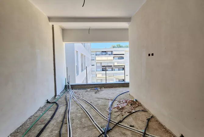 Apartment for sale in Tirana 2+1, Emty