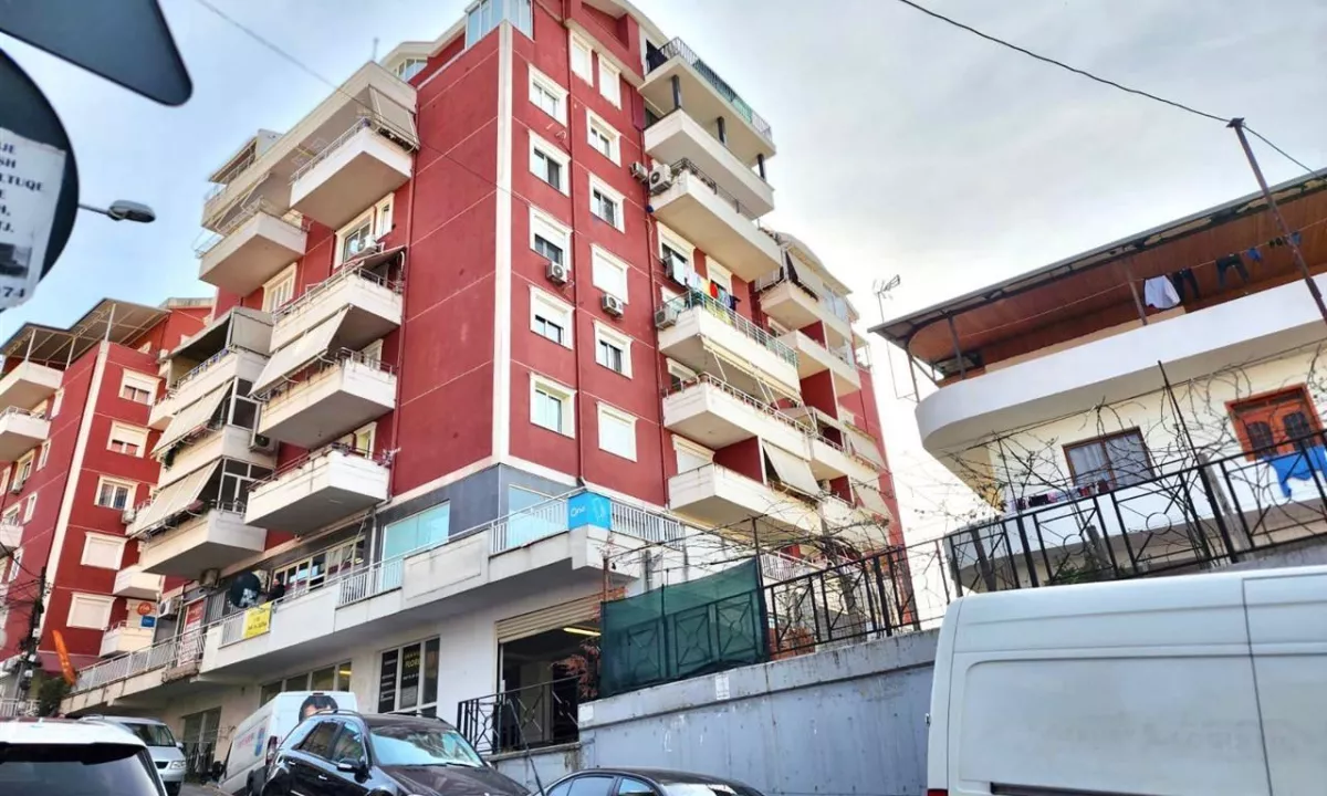 SHITET:  Ambient i pershtatshem per Zyre qe nuk Pret Klient ||  Selite - Fiks te Rrethi || 38,500Euro