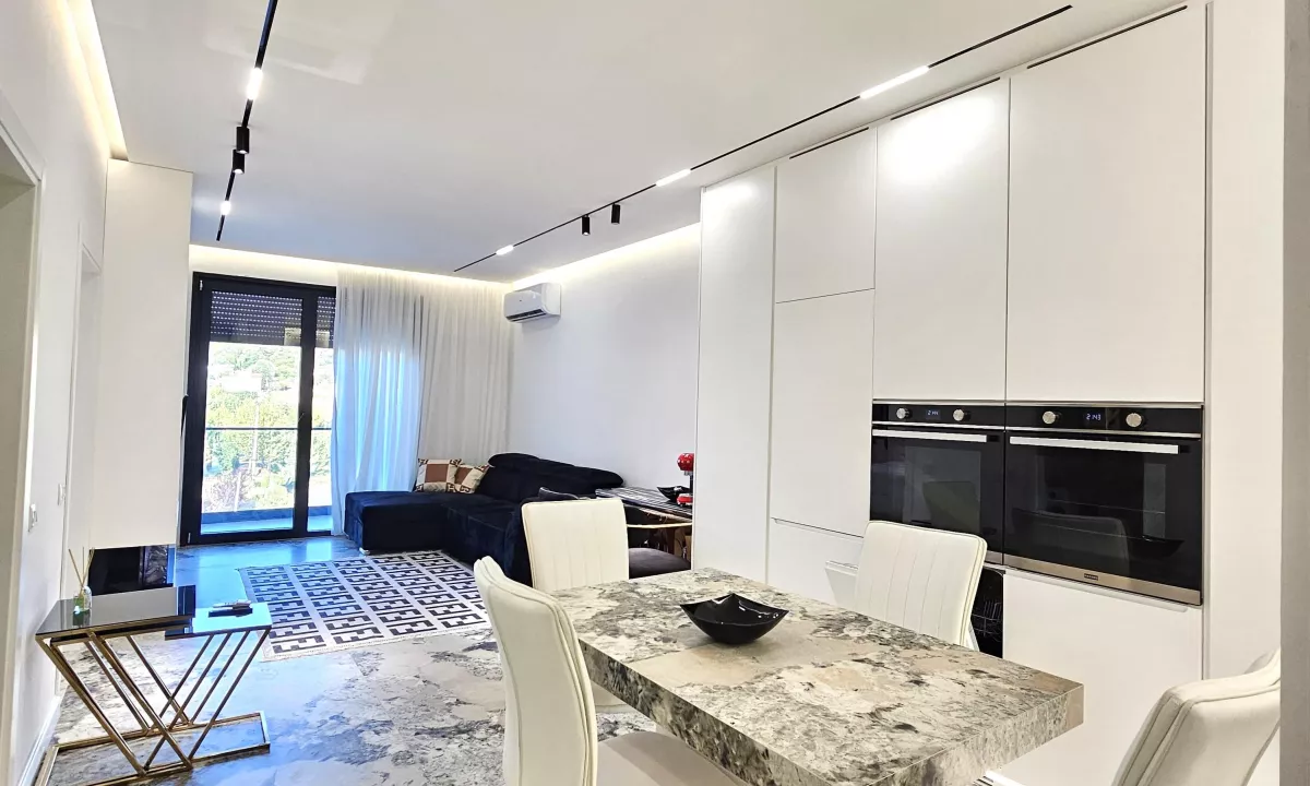 Shtepi me qera Apartament ne Tirane, 1+1, Mobilimi E mobiluar, Pagesa 1,200  Euro.