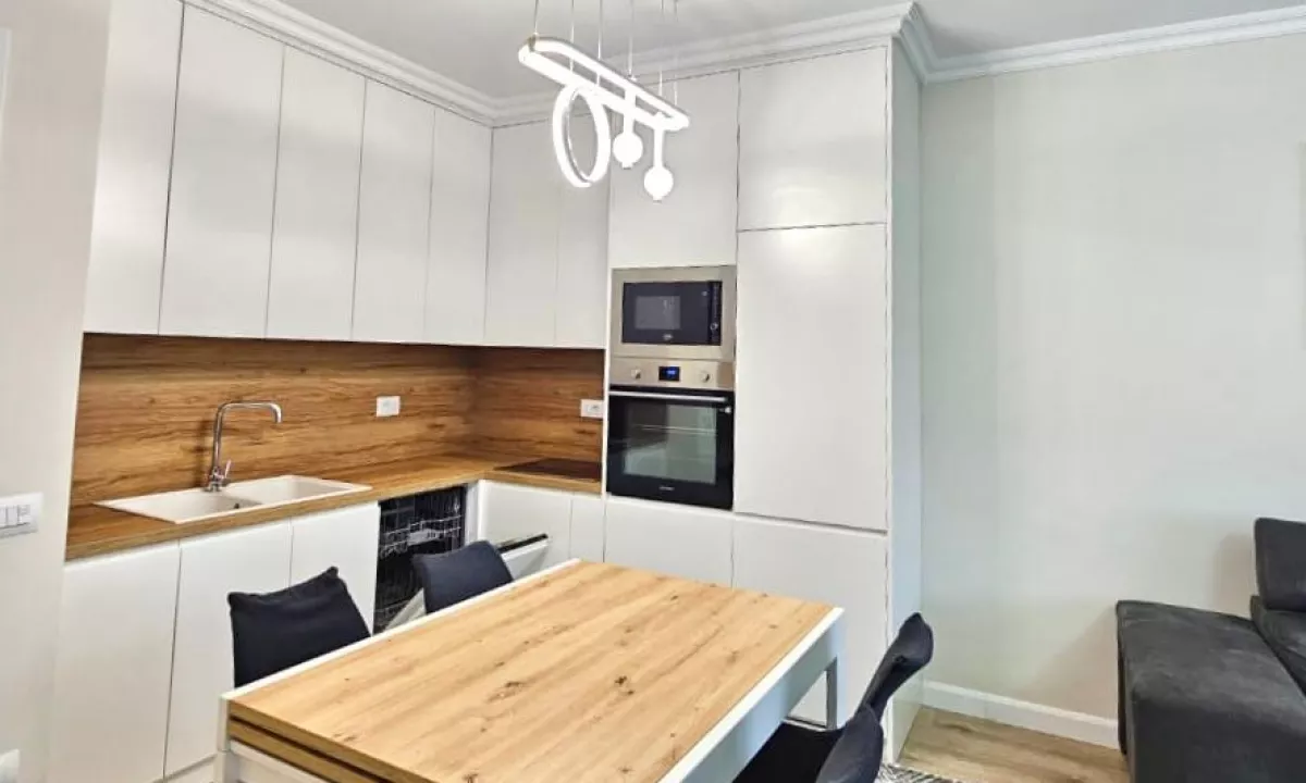 Shtepi me qera Apartament ne Tirane, 2+1, Mobilimi E mobiluar, Pagesa 1,100  Euro.