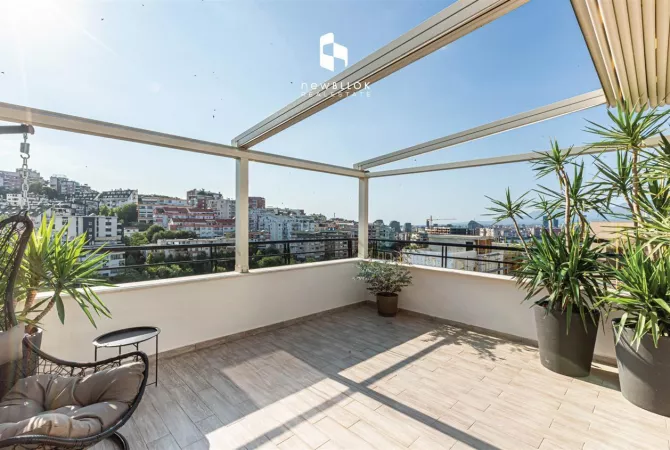 Shtepi ne shitje Penthose(kati i fundit panoramik) ne Tirane, 3+1, Mobilimi E mobiluar, Pagesa 440,000  Euro.