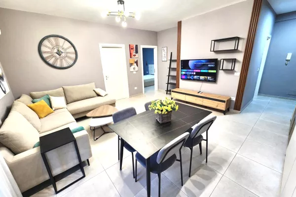 Penthouse me Qera: 2+1+2wc & verandë gjigande ~ (📍Kodra e diellit - ngitur me kopshtin Botanik) || 1,000€/Muaj 🔥