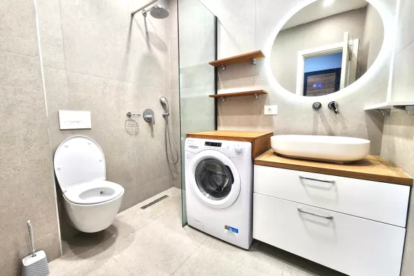 Shtepi me qera Penthose(kati i fundit panoramik) ne Tirane, 2+1, Mobilimi E mobiluar, Pagesa 1,000  Euro.