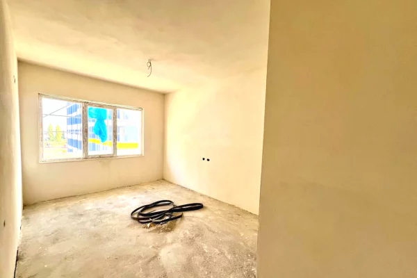 Shtepi ne shitje Apartament ne Tirane, 2+1, Mobilimi Bosh, pa mobiluar, Pagesa 115,000  Euro.