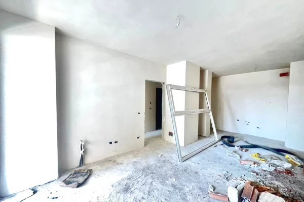 Shtepi ne shitje Apartament ne Tirane, 2+1, Mobilimi Bosh, pa mobiluar, Pagesa 115,000  Euro.