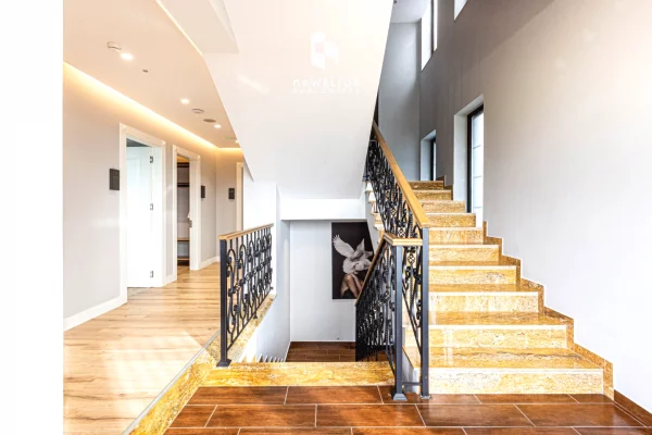 🏨 Hotel Modern Ne Shitje - Korce, Rr. e Vilave | me Pamje mbi gjithe Korcen | 1,300,000 Euro🔥