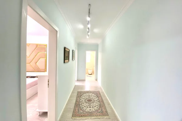 Shtepi me qera Apartament ne Tirane, 3+1, Mobilimi E mobiluar, Pagesa 1,550  Euro.