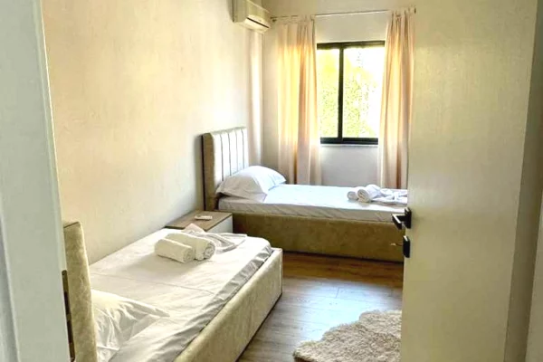 Shtepi me qera Apartament ne Tirane, 2+1, Mobilimi E mobiluar, Pagesa 600  Euro.